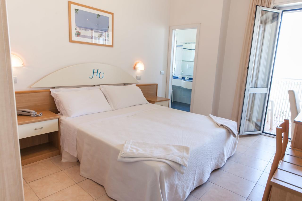Hotel Gabbiano Cattolica Exterior photo